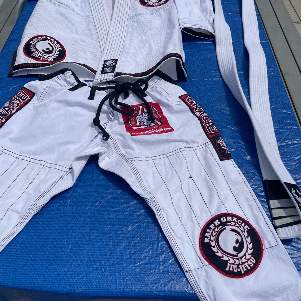 Child’s M1, Ralph Gracie, jujitsu uniform, top, and bottoms, M1 belt M2